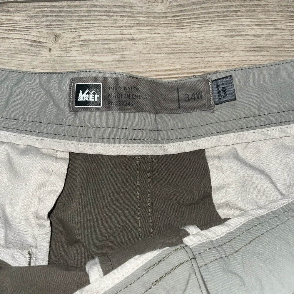 REI‎ UPF 50+ Shorts Men's 34 Brown 100% Nylon Zipped Pockets Outdoor Hiking
